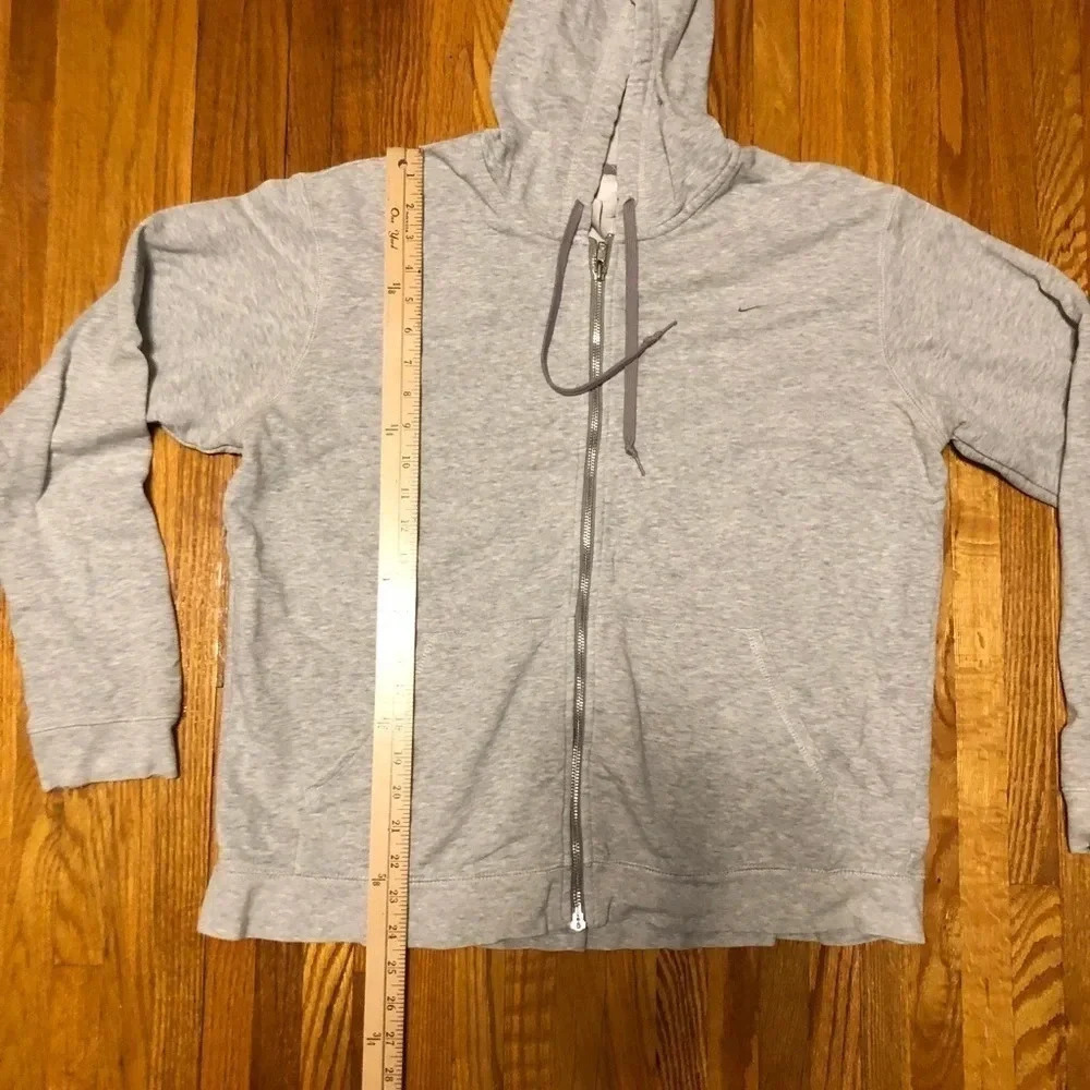 Nike grey light weight hoodie - Picture 2 of 6